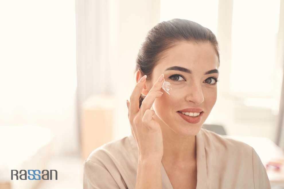 راهنمای استفاده و انتخاب جامع و کاربردی بهترین کرم دور چشم