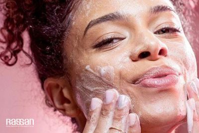 روتین پوستی برای پوست‌های جوش دار و چرب + بهترین محصولات مراقبت از پوست چرب