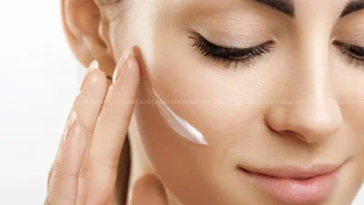 چرا کرم مرطوب کننده برای پوست صورت ضروری است؟